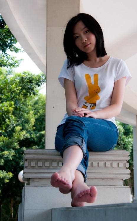 Asian foot porn - Wanna see Asian Feet pics for free? Here you can find Asian Feet fetish porn of hot girls with hot feet & sexy toes.